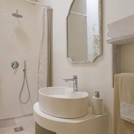 Lamia Gia With Private Pool